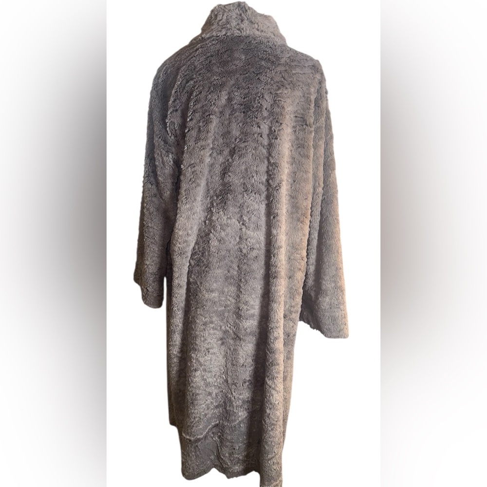 Soma Robe - Picture 3 of 7